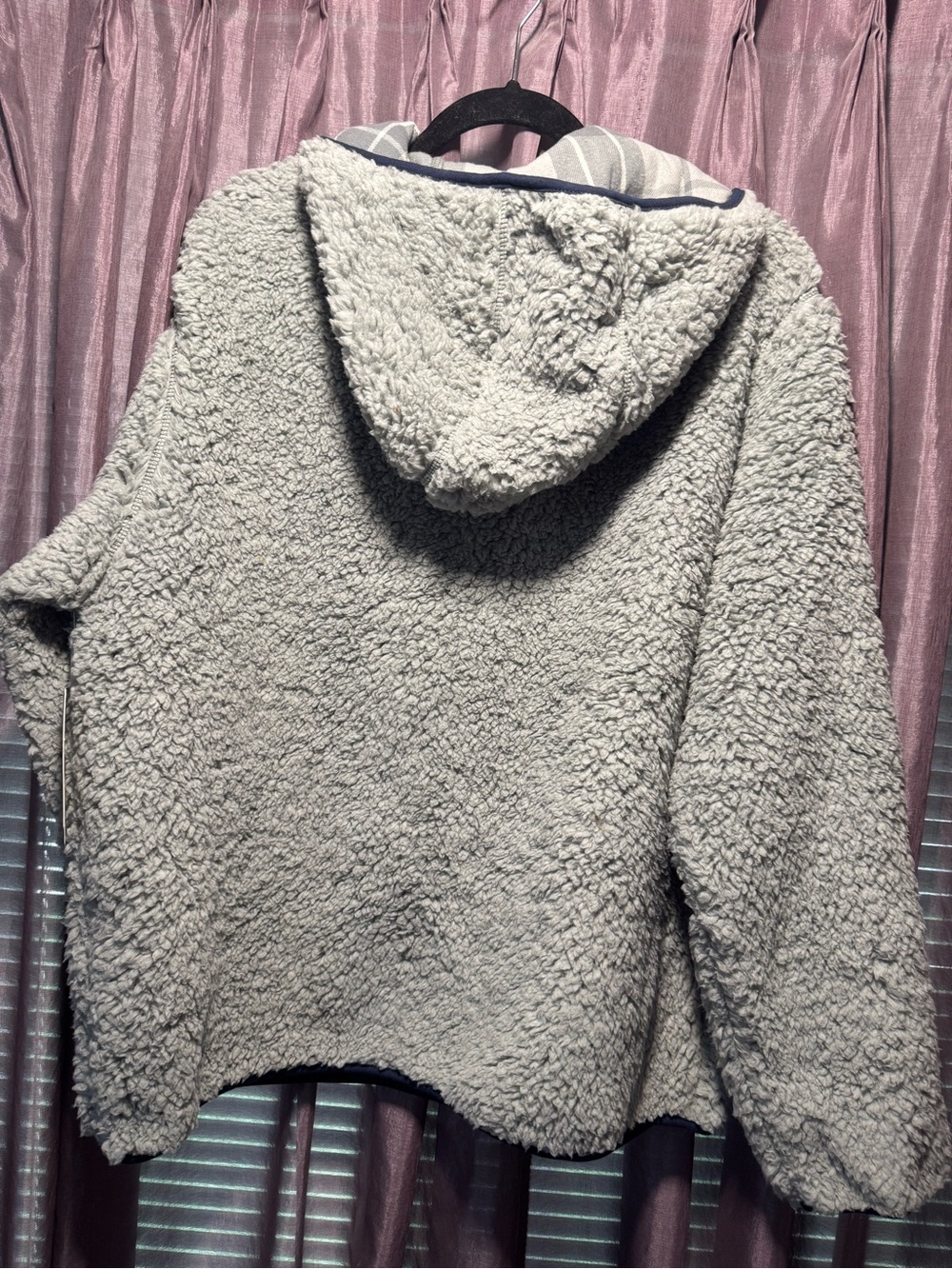 Colosseum University of Michigan Light Gray Sherpa Fleece - Picture 5 of 6